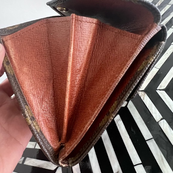 Louis Vuitton Vintage 1989 Elise Monogram Leather Canvas Wallet - Picture 12 of 16